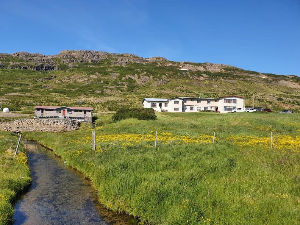 Hotel Laugarholl With Natural Hot Spring Holmavik Dış mekan fotoğraf