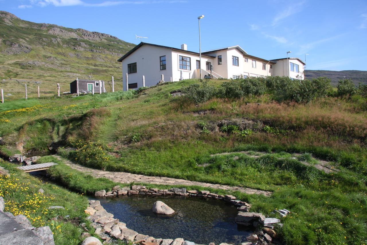 Hotel Laugarholl With Natural Hot Spring Holmavik Dış mekan fotoğraf